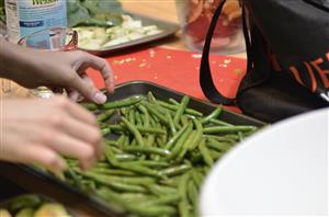 green beans on tray 